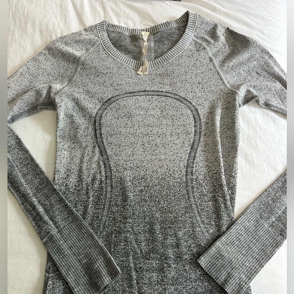 Lululemon Athletica Long Sleeve